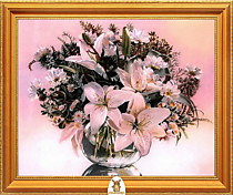 "Белые лилии с полевыми цветами в вазе" Арт."МЖ2274"